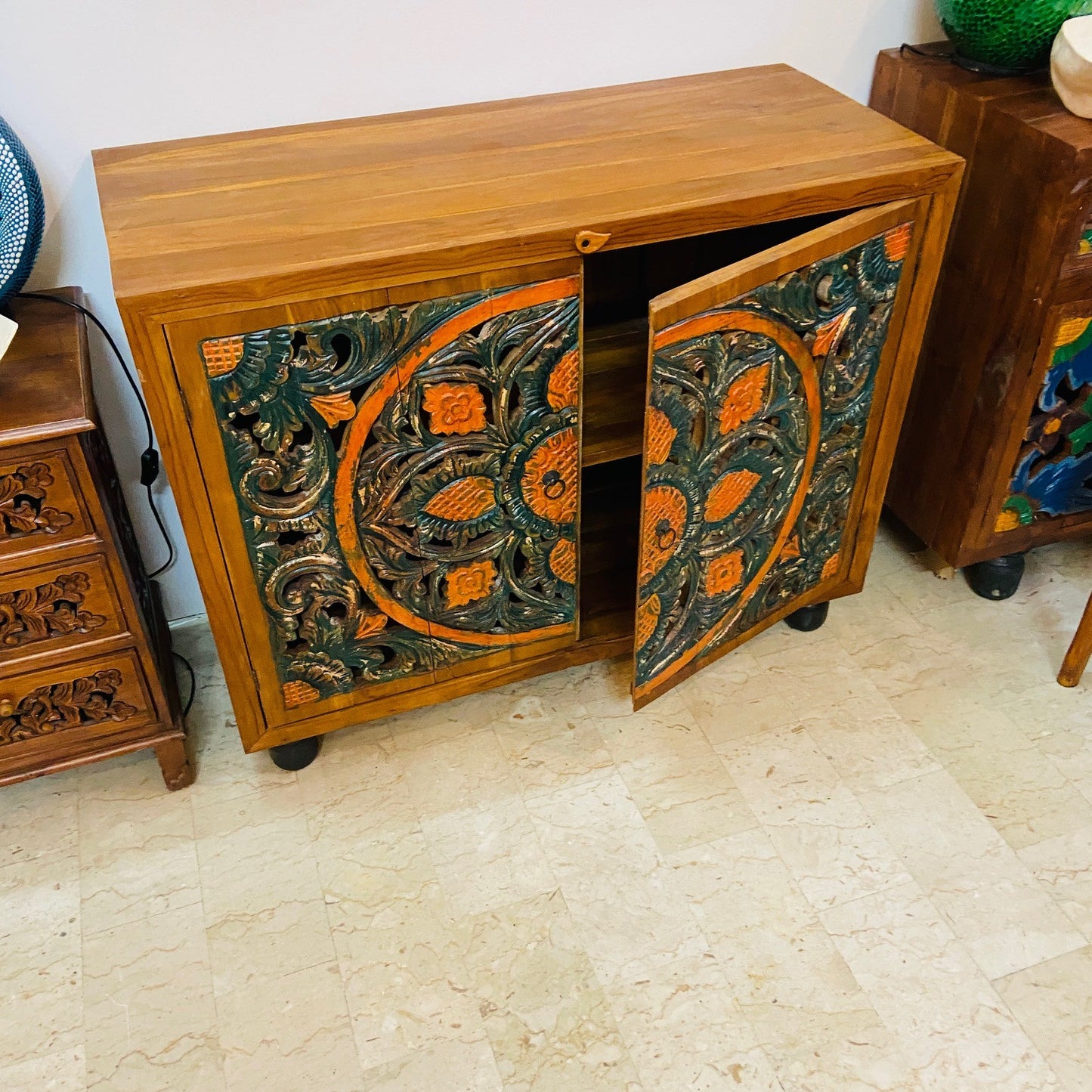 Buffet sculpté ethnique meuble TV buffet