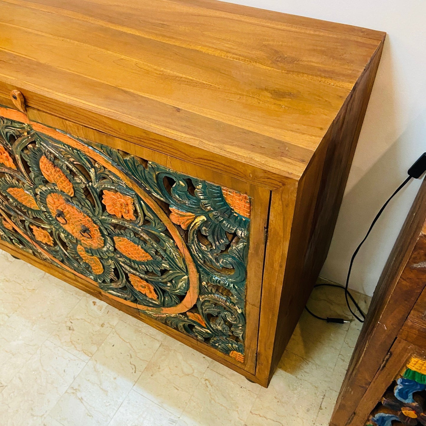 Buffet sculpté ethnique meuble TV buffet