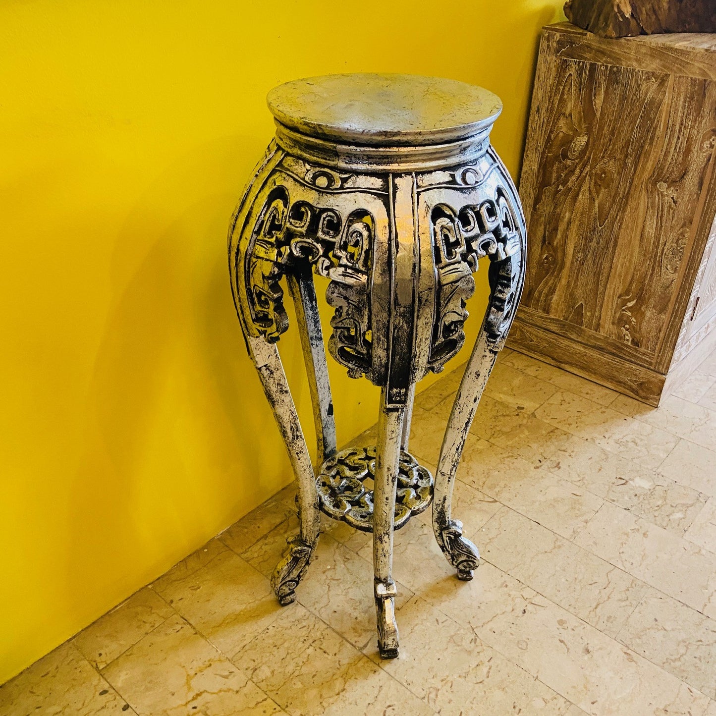 Tabouret piédestal déco en bois sculpté vintage