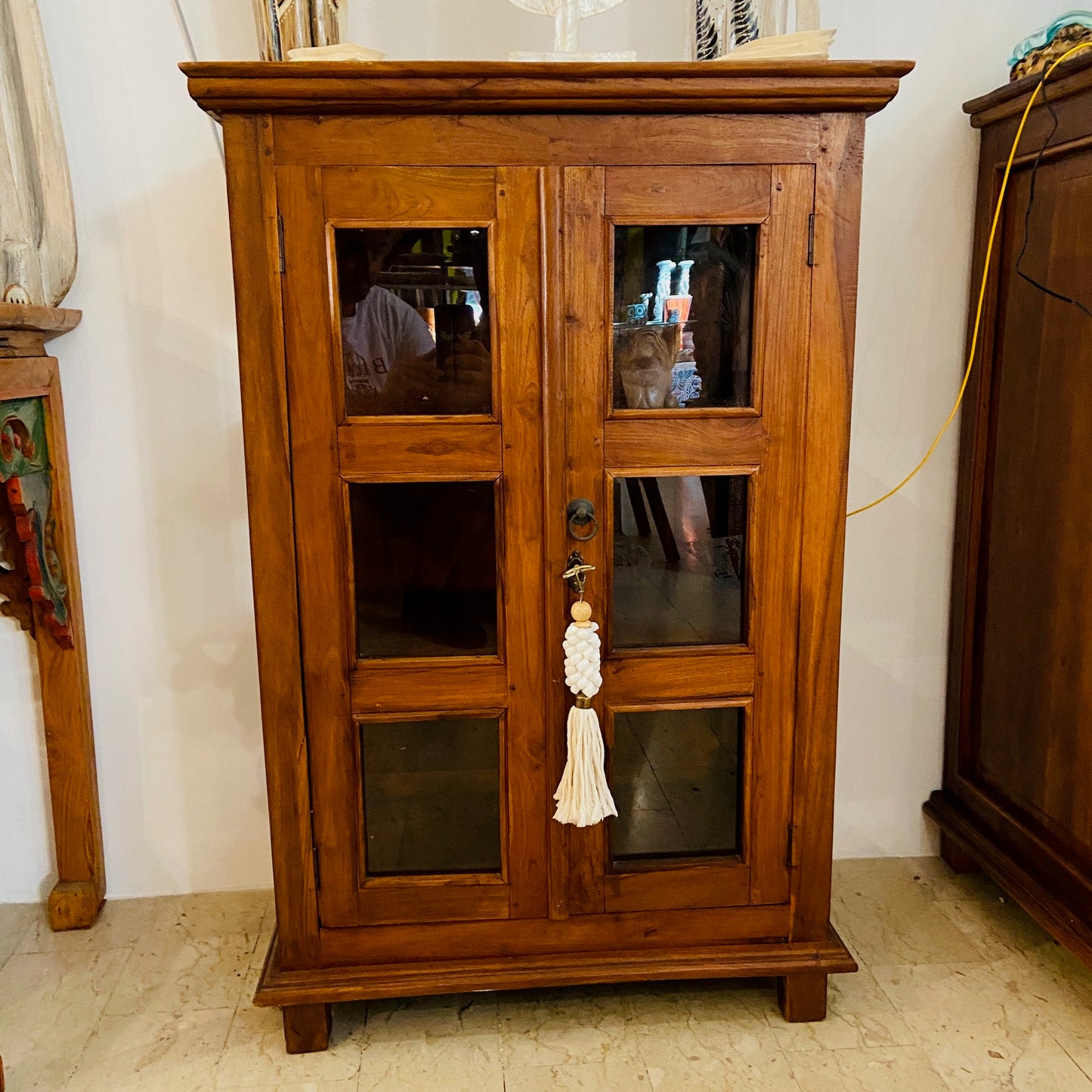Vitrine d'entrée mobile ethnique