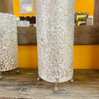 Lampe cylindrique en nacre blanche abat-jour ethnique