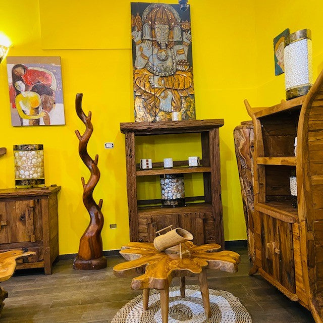 Miroir ethnique avec cadre en bois décapé noir