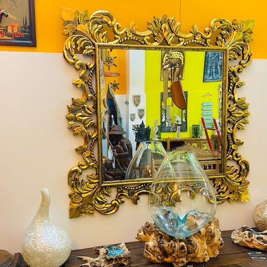 Miroir baroque avec cadre en bois doré antique