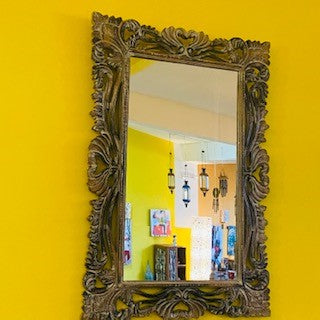 Miroir baroque avec cadre en bois doré
