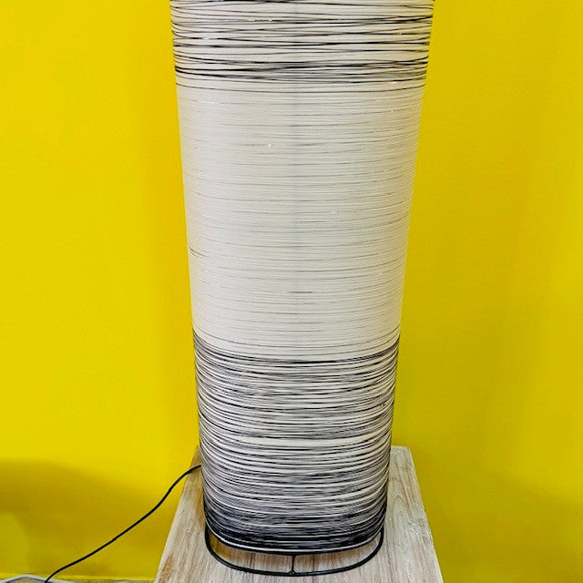Lampada da terra ferro battuto tessuto bianco e nero