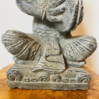 Sculpture statue en pierre ethnique musicien oriental