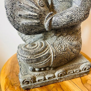 Sculpture statue en pierre ethnique musicien oriental