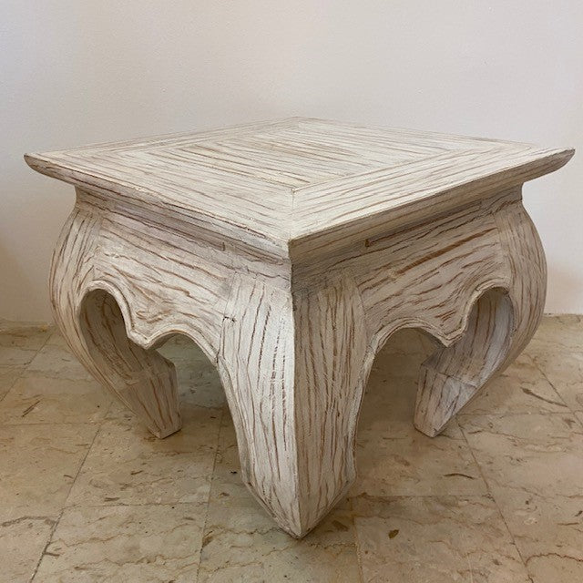 Table basse Opium en teck blanc et tabouret ethnique