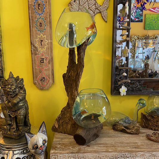 Vase décoratif ethnique en verre et racine d'aquarium