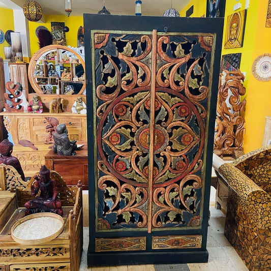 Armoire ethnique, meuble artisanal, placard de cuisine