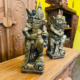 Statue en pierre Barong Raksasa, divinité hindoue gardienne