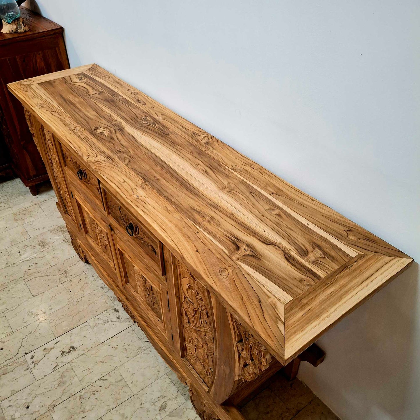 Buffet de style colonial en bois de teck