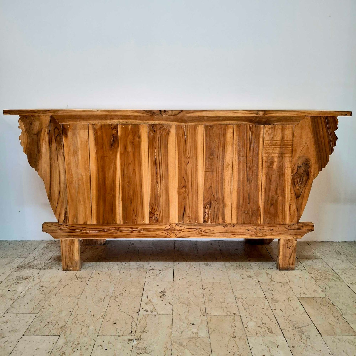 Buffet de style colonial en bois de teck