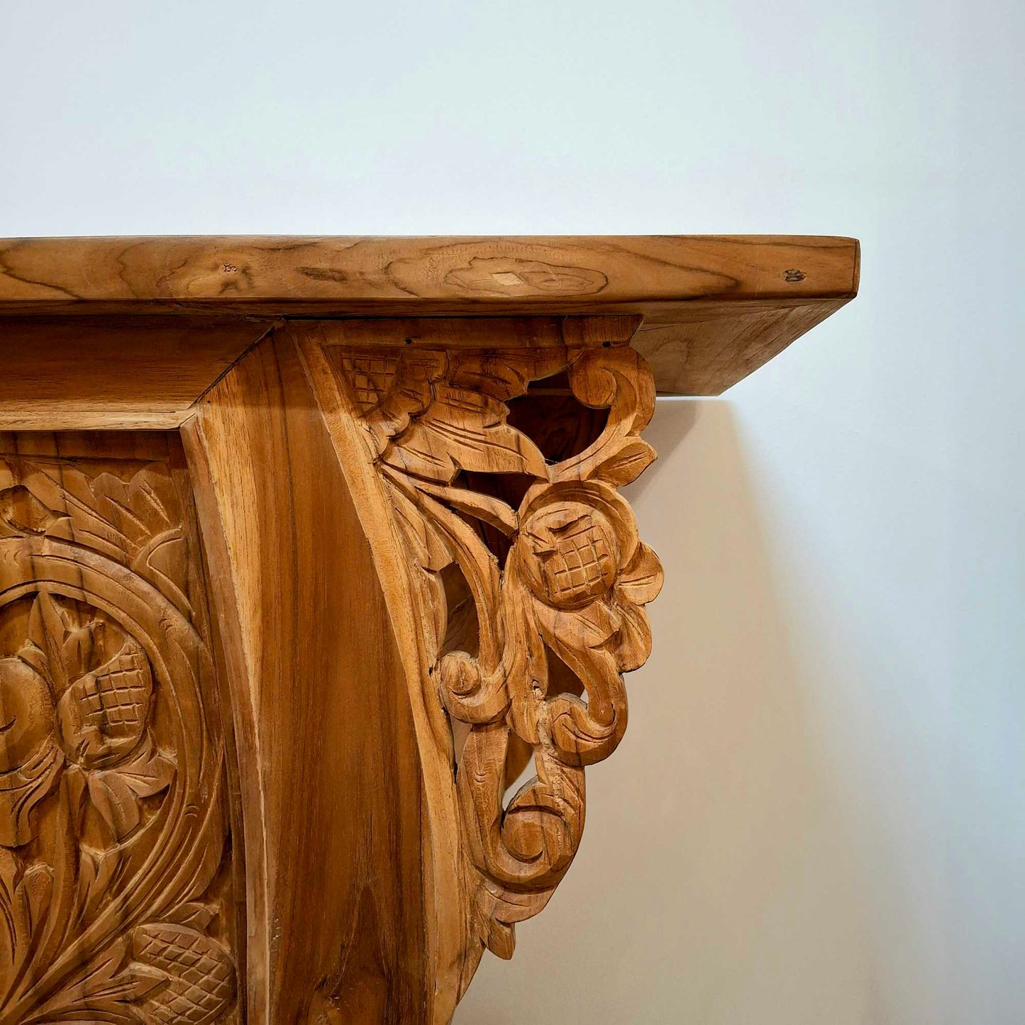 Buffet de style colonial en bois de teck