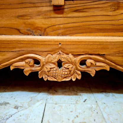 Buffet de style colonial en bois de teck