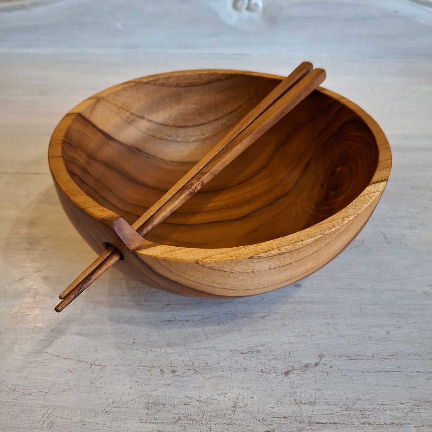 Ciotola in legno teak con bacchette cinesi