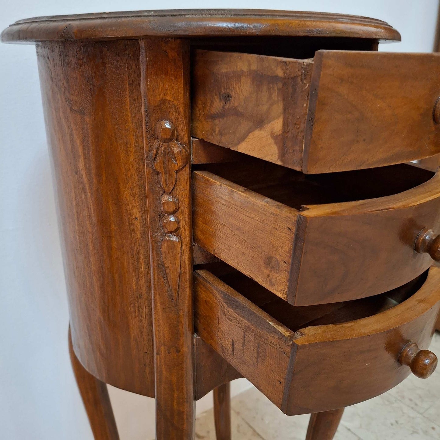 Table de chevet vintage en bois de teck
