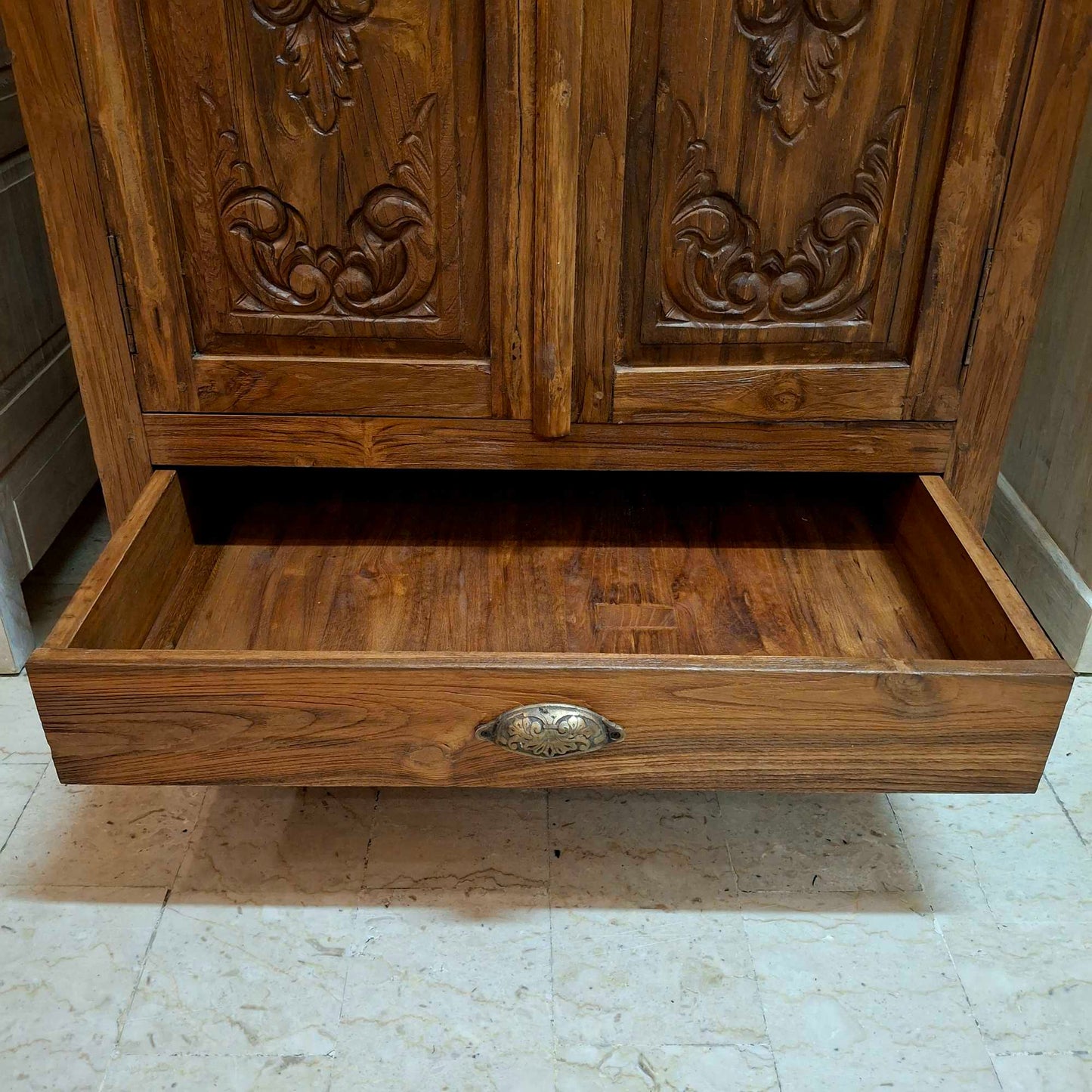 Credenza alta etnica intagliata legno teak mobile contenitore