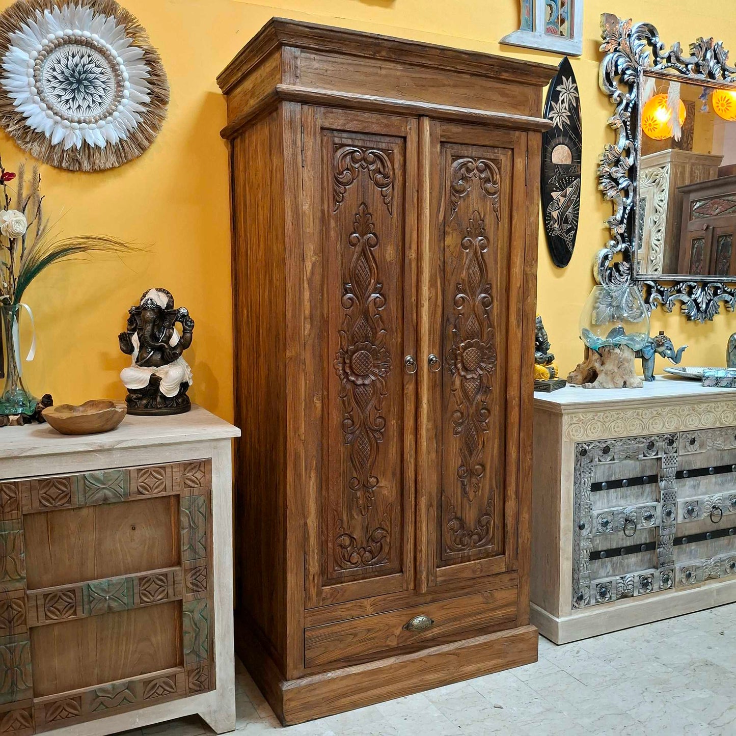 Credenza alta etnica intagliata legno teak mobile contenitore