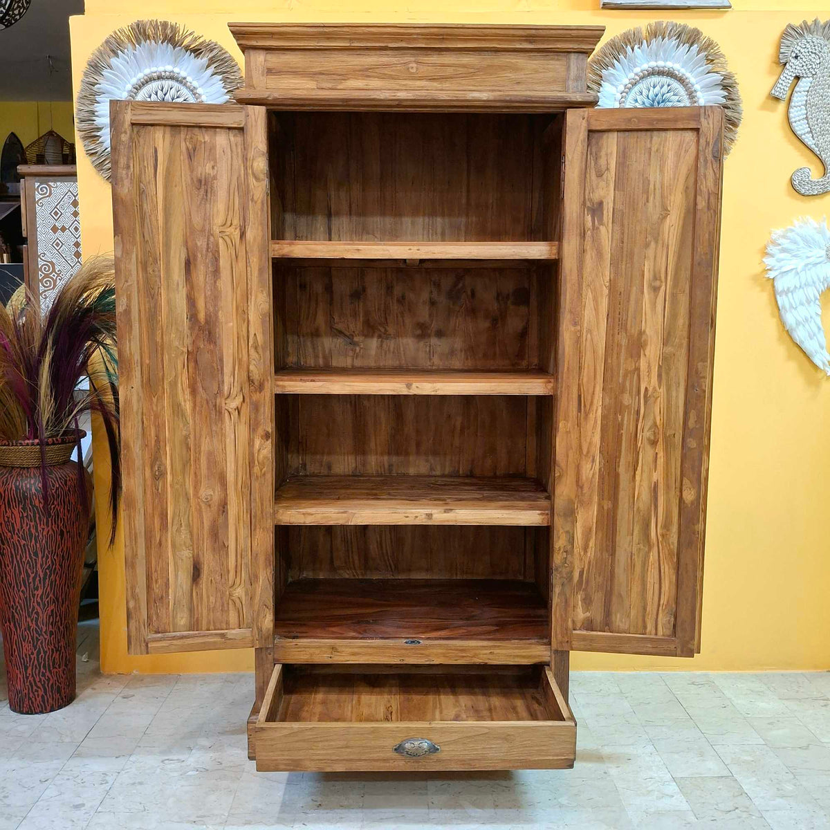 Hohe Anrichte aus Teakholz Schrank Ethno-Möbel