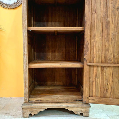 Credenza etnica a colonna armadio vintage intagliata in teak