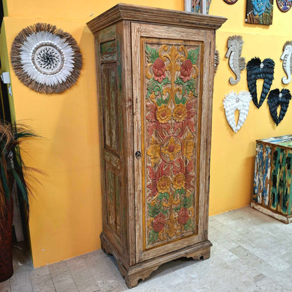 Credenza etnica a colonna armadio vintage intagliata in teak