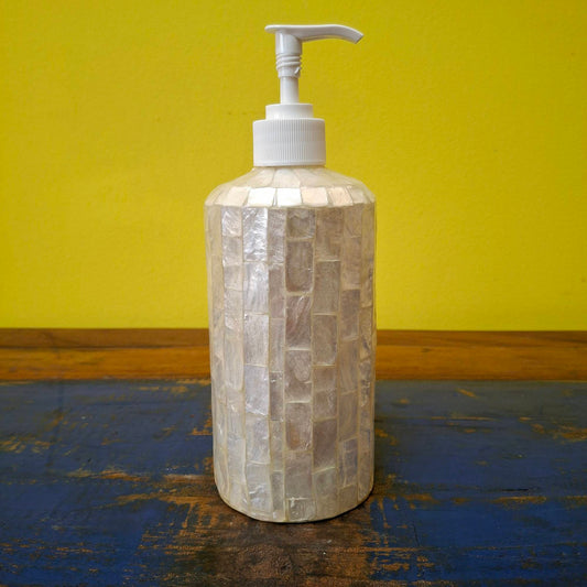 Distributeur de savon en nacre argenté