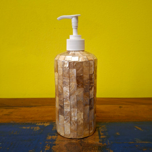 Distributeur de savon en nacre doré