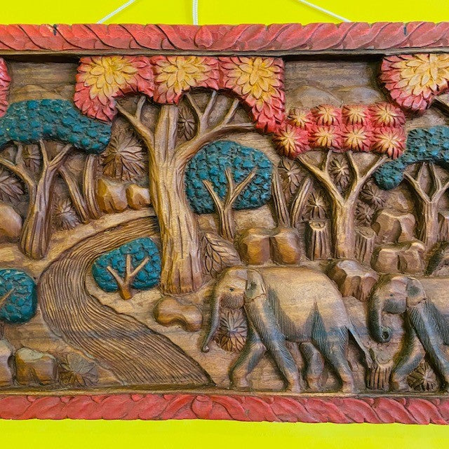 Panneau décoratif avec frise d'éléphants en bois massif