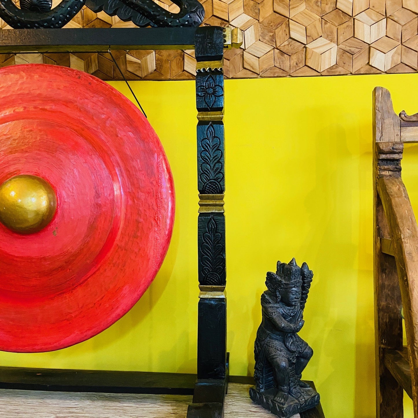 Professional Gong Stand Wood Carvings and Dragons