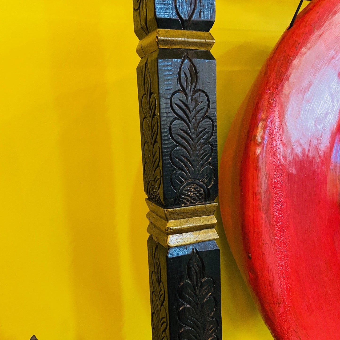 Professional Gong Stand Wood Carvings and Dragons