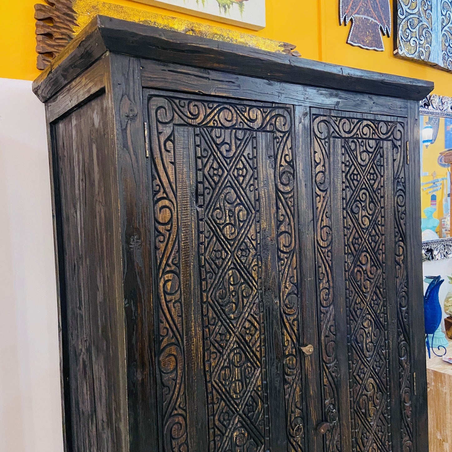 Armoire ethnique viking Armoire tribale celtique