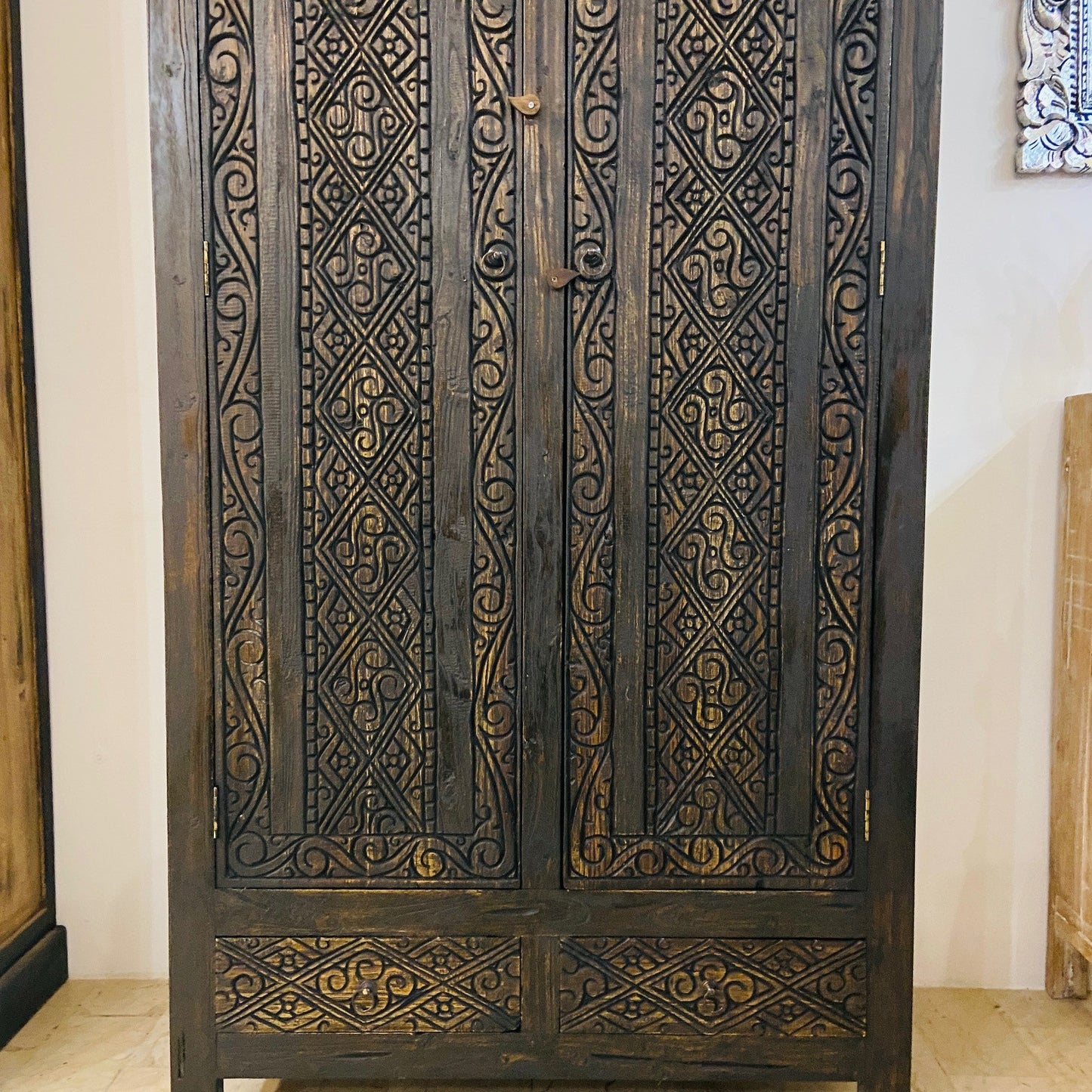 Armoire ethnique viking Armoire tribale celtique