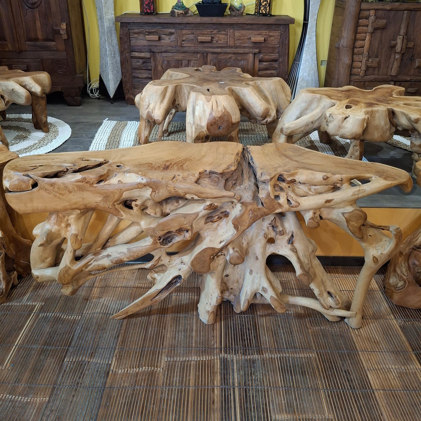 Consolle etnica in radice di legno teak