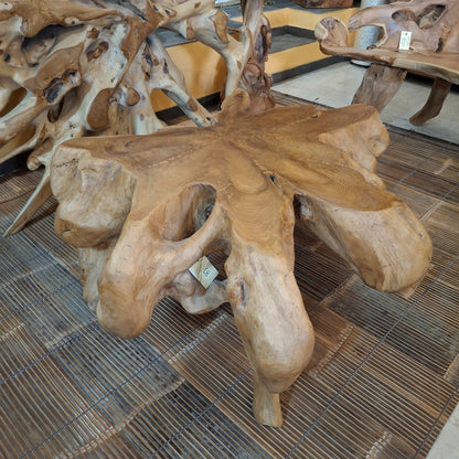 Tavolino etnico in radice di legno teak