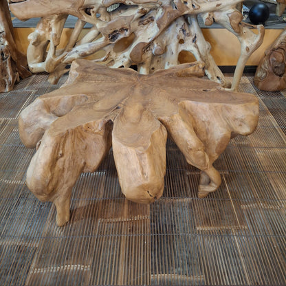 Tavolino etnico in radice di legno teak