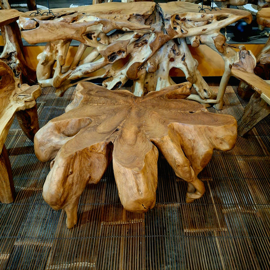 Tavolino etnico in radice di legno teak