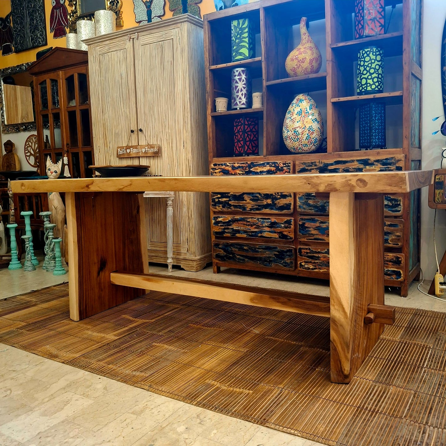 Set tavolo e sedie in fetta intera di legno suar