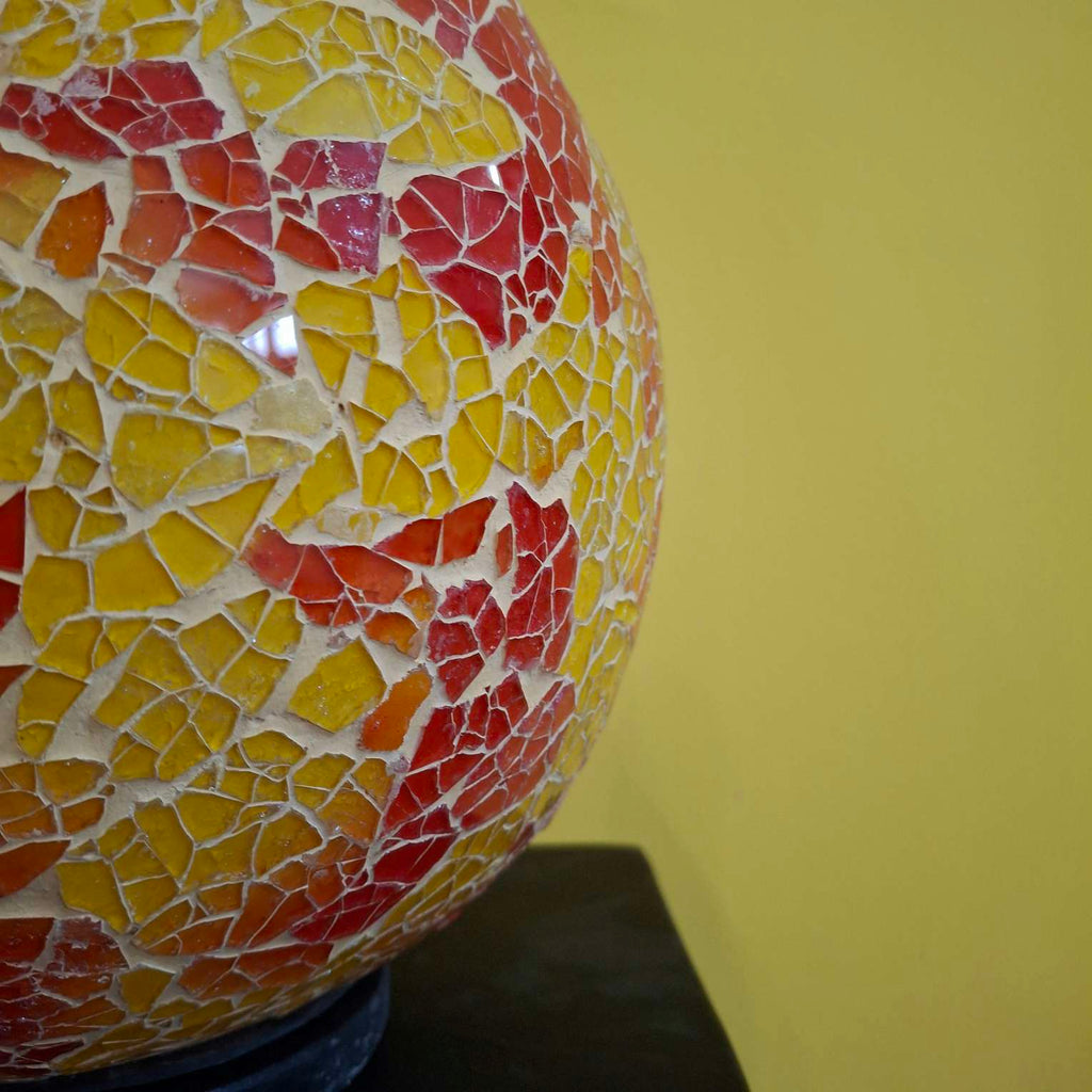 Lampada etnica in mosaico di vetro abatjour