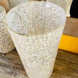 Lampe cylindrique en nacre blanche abat-jour ethnique
