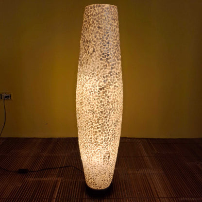 Lampada da terra in mosaico di madre perla bianco