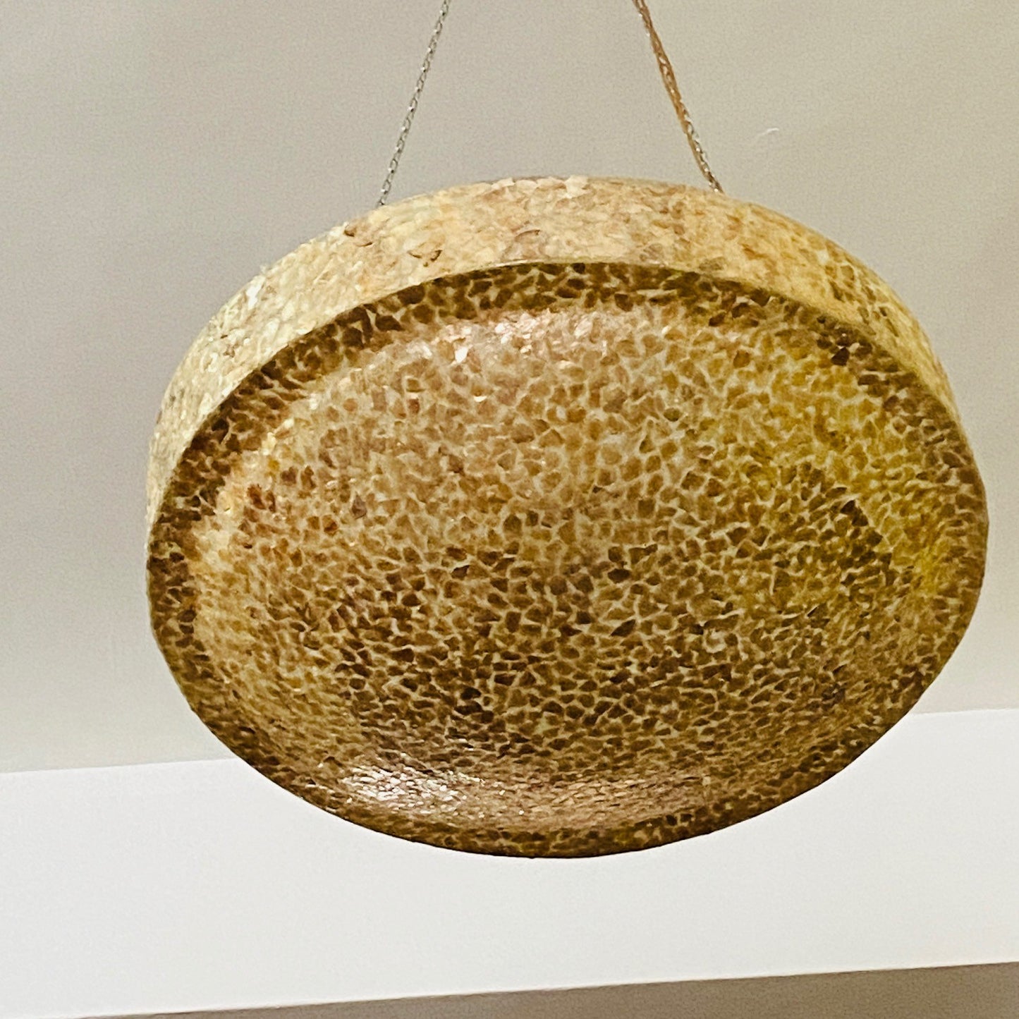 Plafonnier lustre en nacre dorée