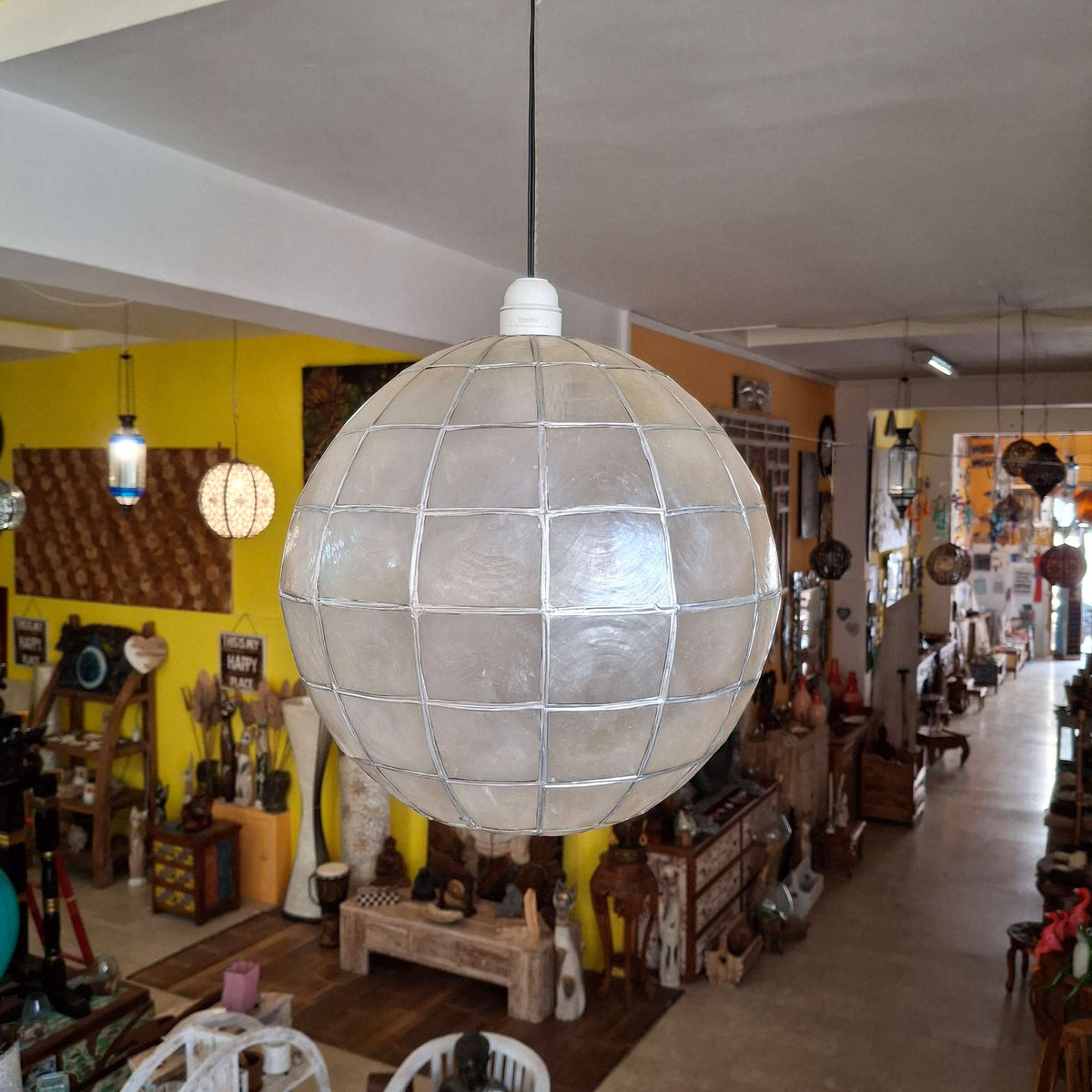Lampadario rotondo madre perla e ferro battuto