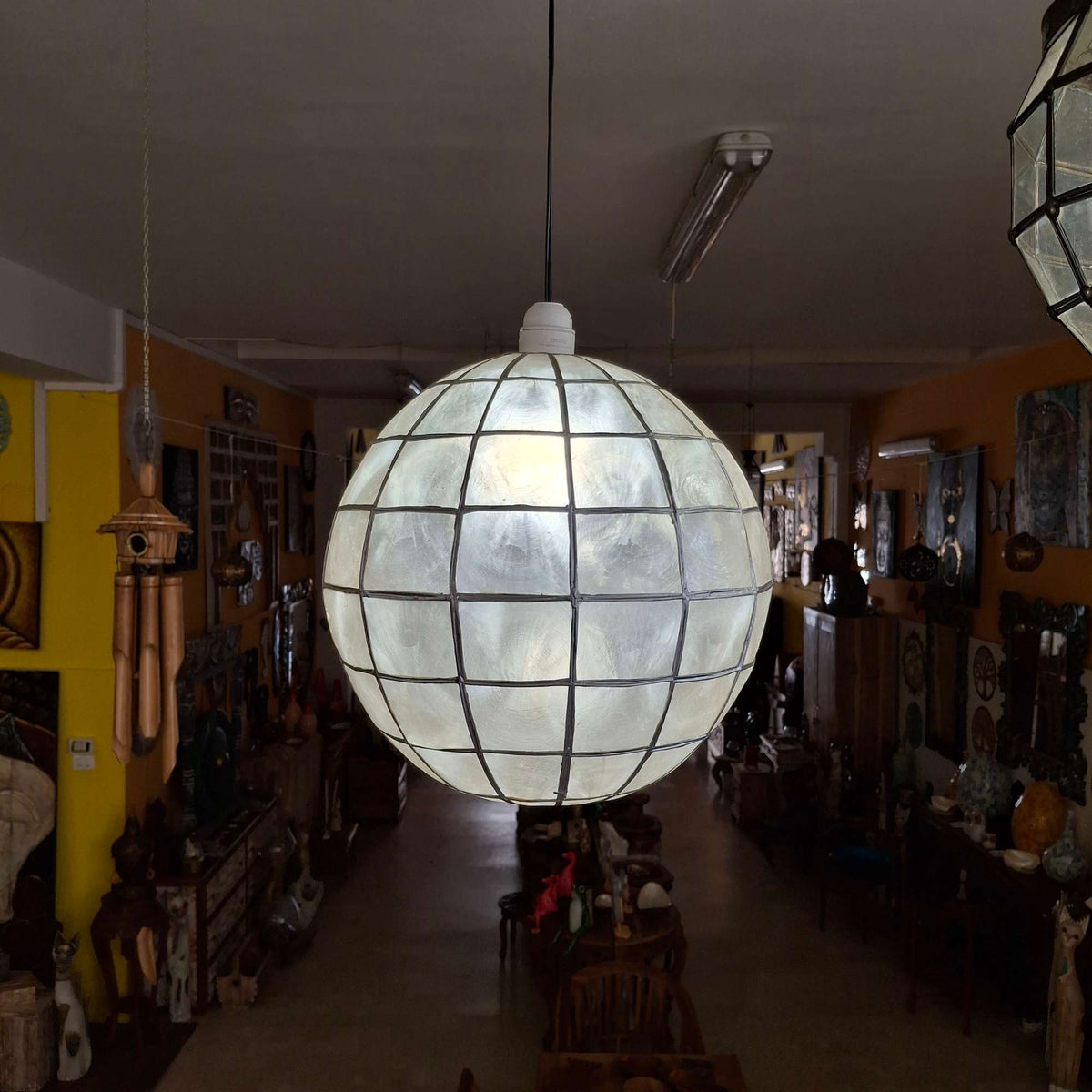 Lampadario rotondo madre perla e ferro battuto