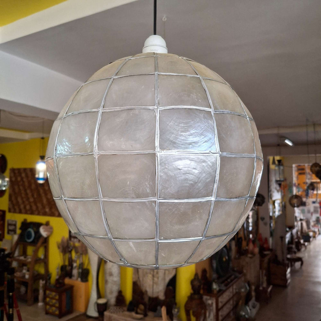 Lampadario rotondo madre perla e ferro battuto