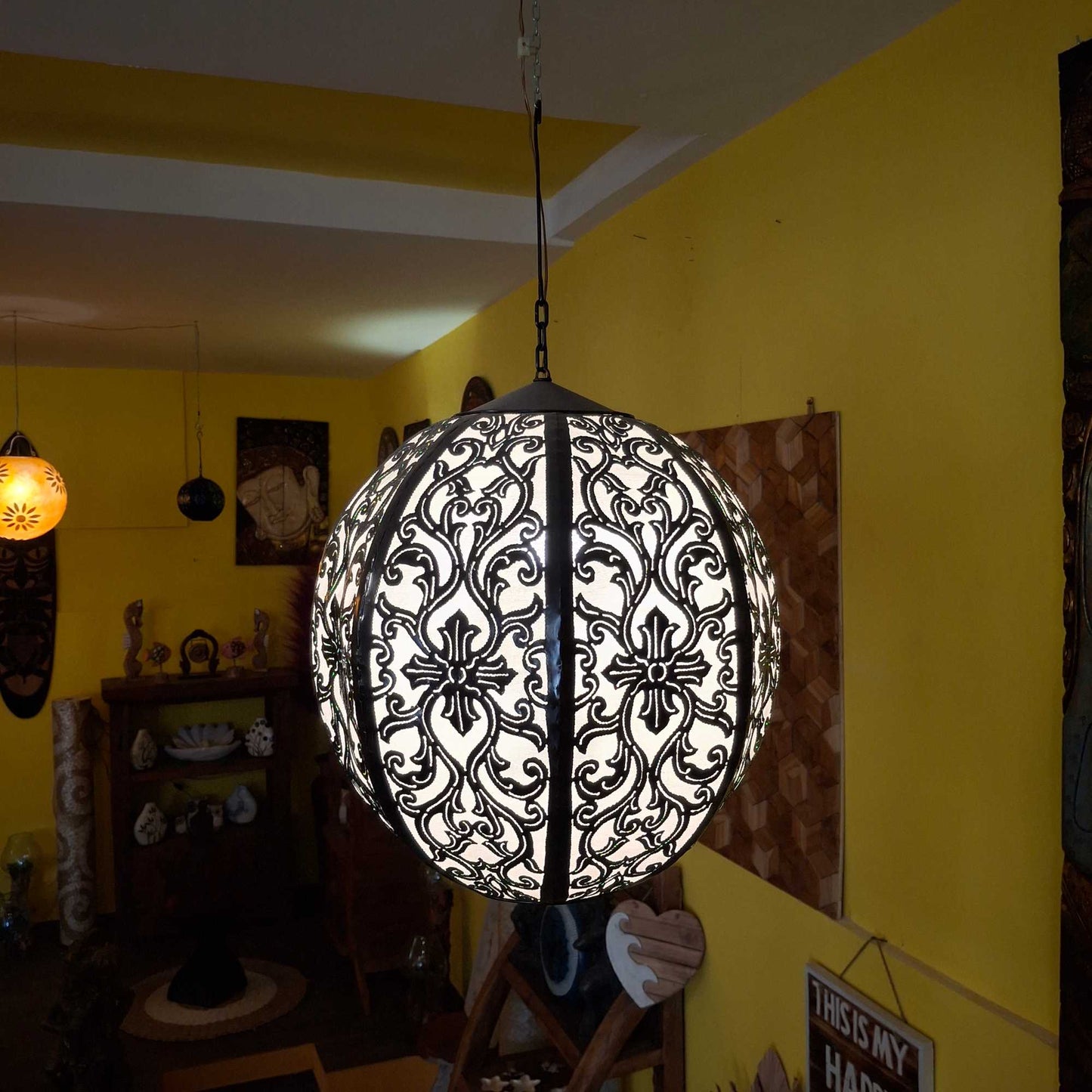 Lustre ethnique en fer forgé et tissu brodé
