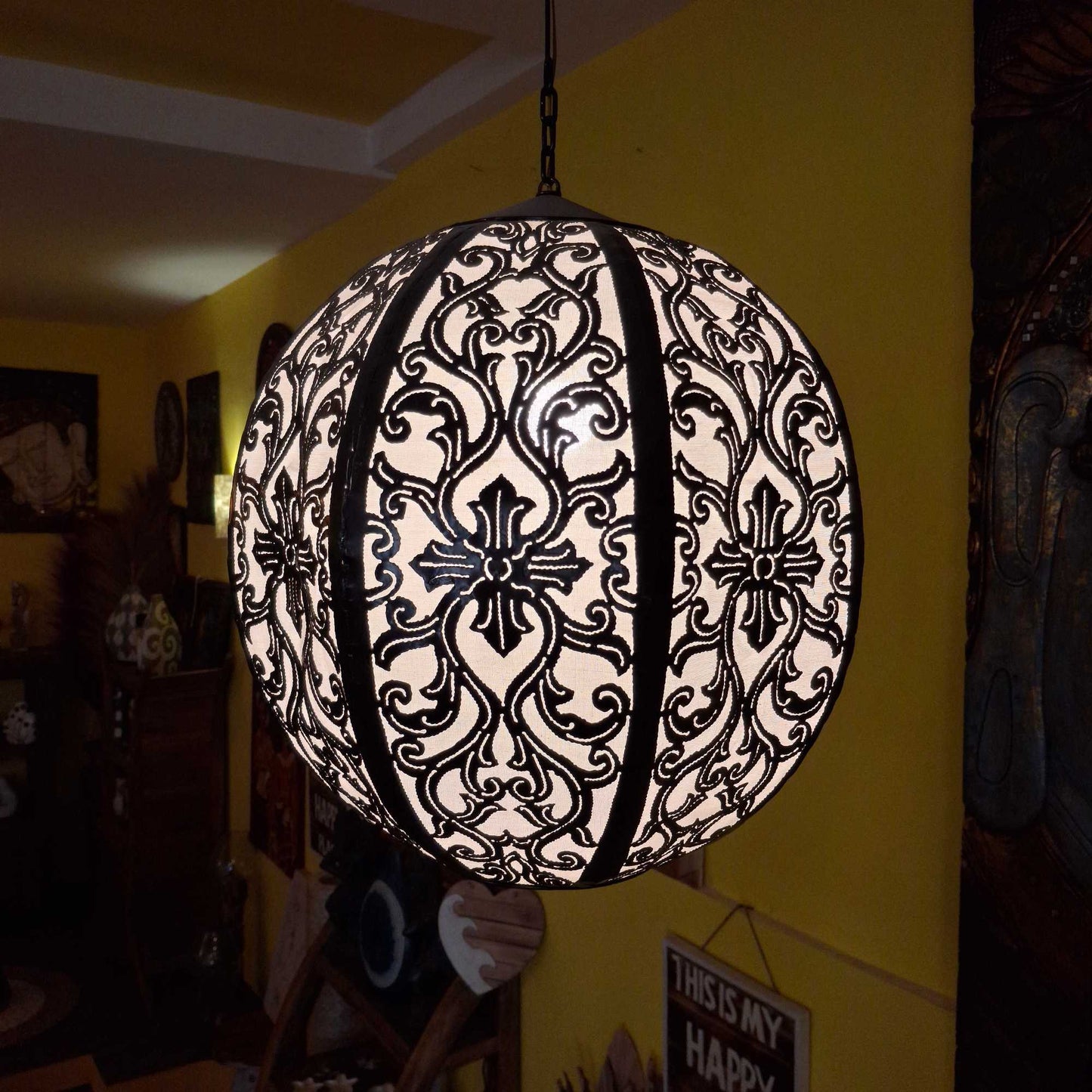 Lustre ethnique en fer forgé et tissu brodé