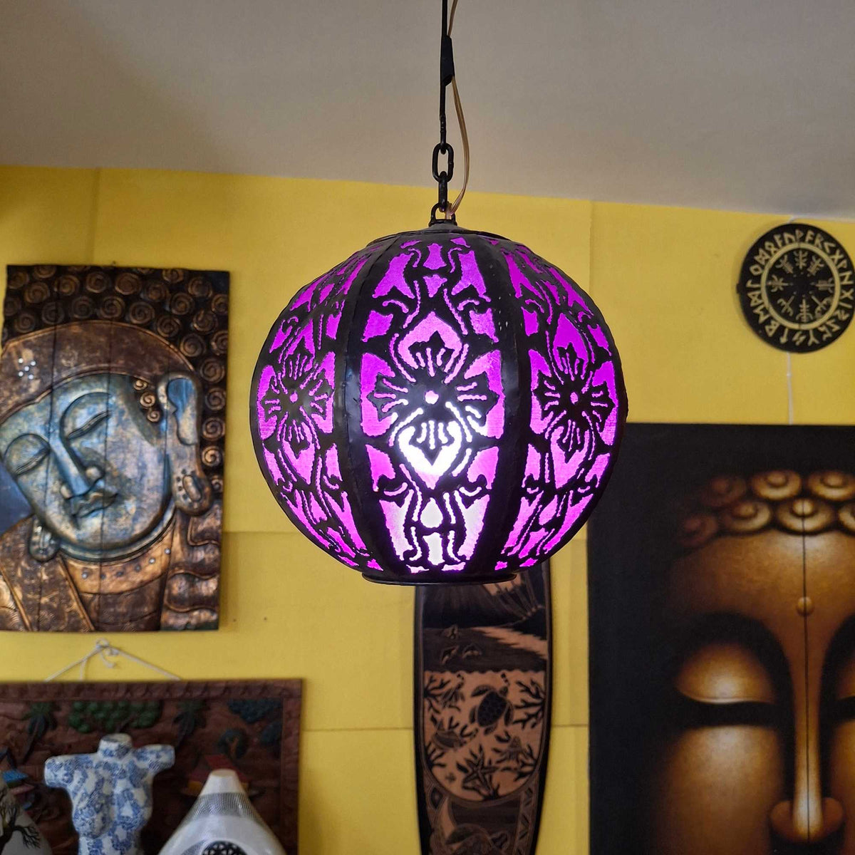 Lampadario etnico ferro battuto e tessuto viola