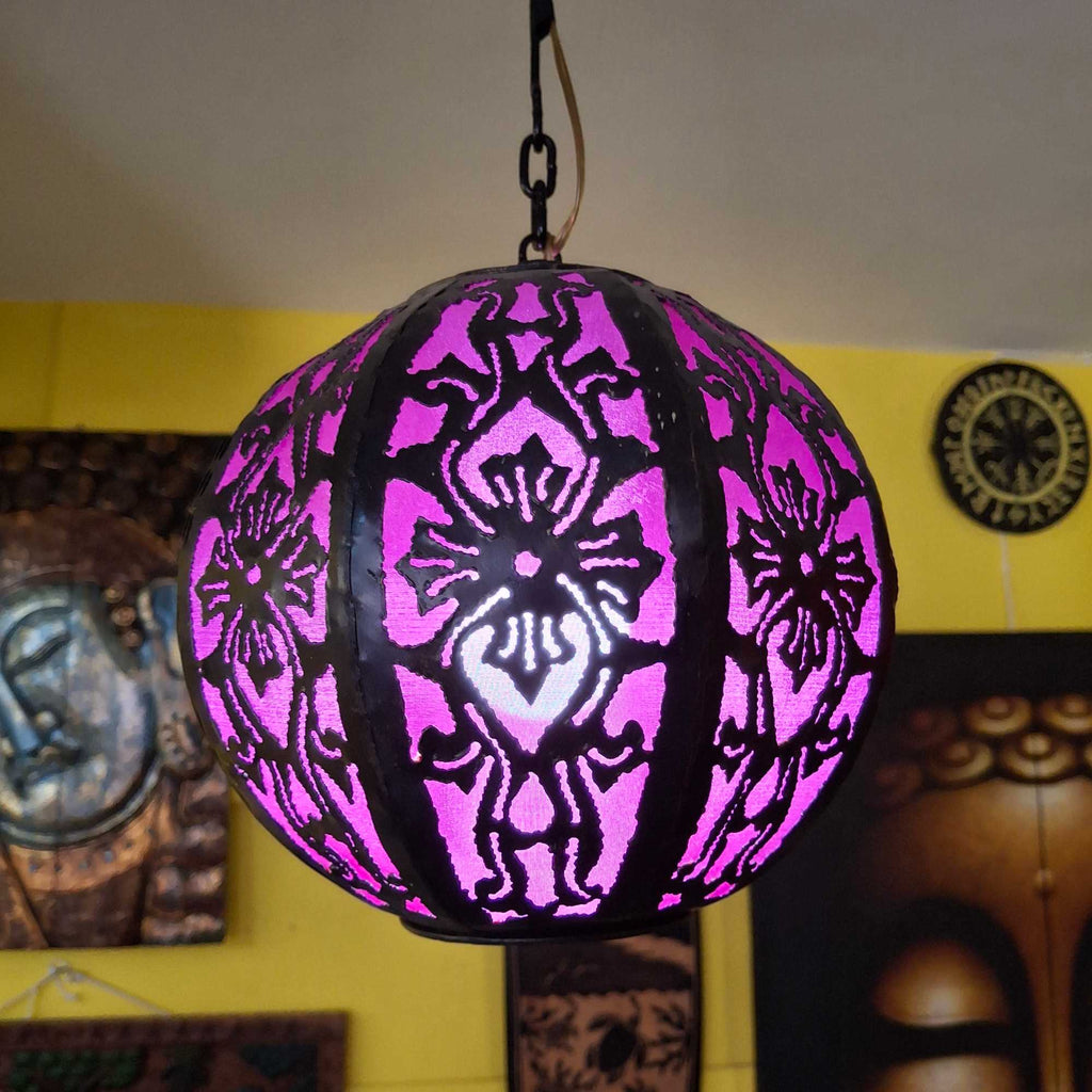 Lampadario etnico ferro battuto e tessuto viola