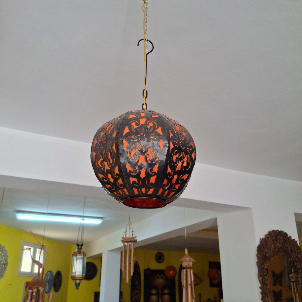 Lampadario etnico in ferro battuto ricamato